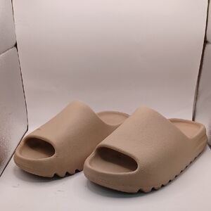 Pre-Owned Adidas Yeezy Slide In Pure Men Size 9 US GW1934